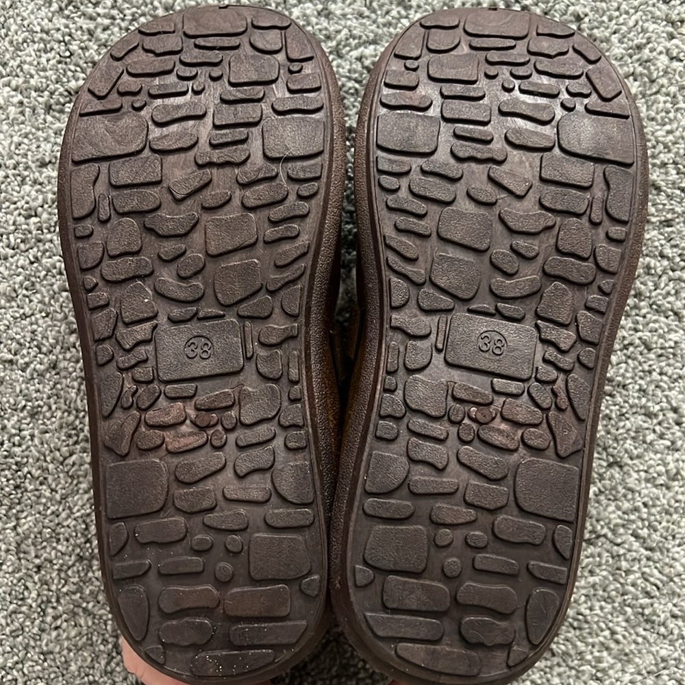 Slippers - Picture 4 of 4